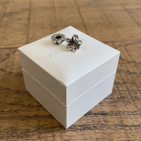Authentic PANDORA BEST FRIENDS FOREVER BUTTERFLY - Picture 1 of 5